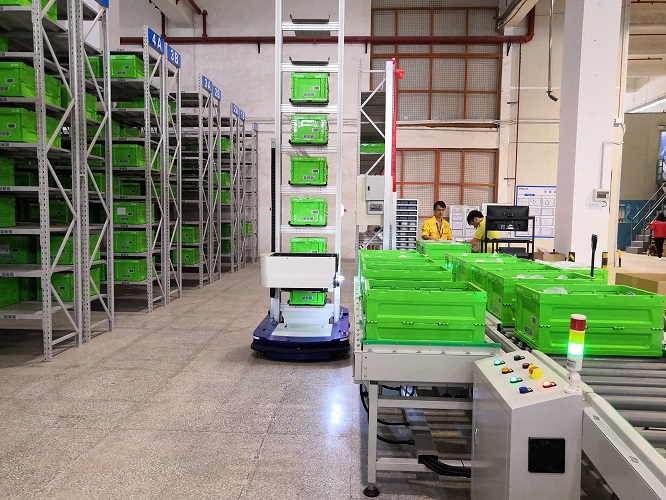 HAIPICK Robots at Philips Zhuhai Factory.jpg.jpg