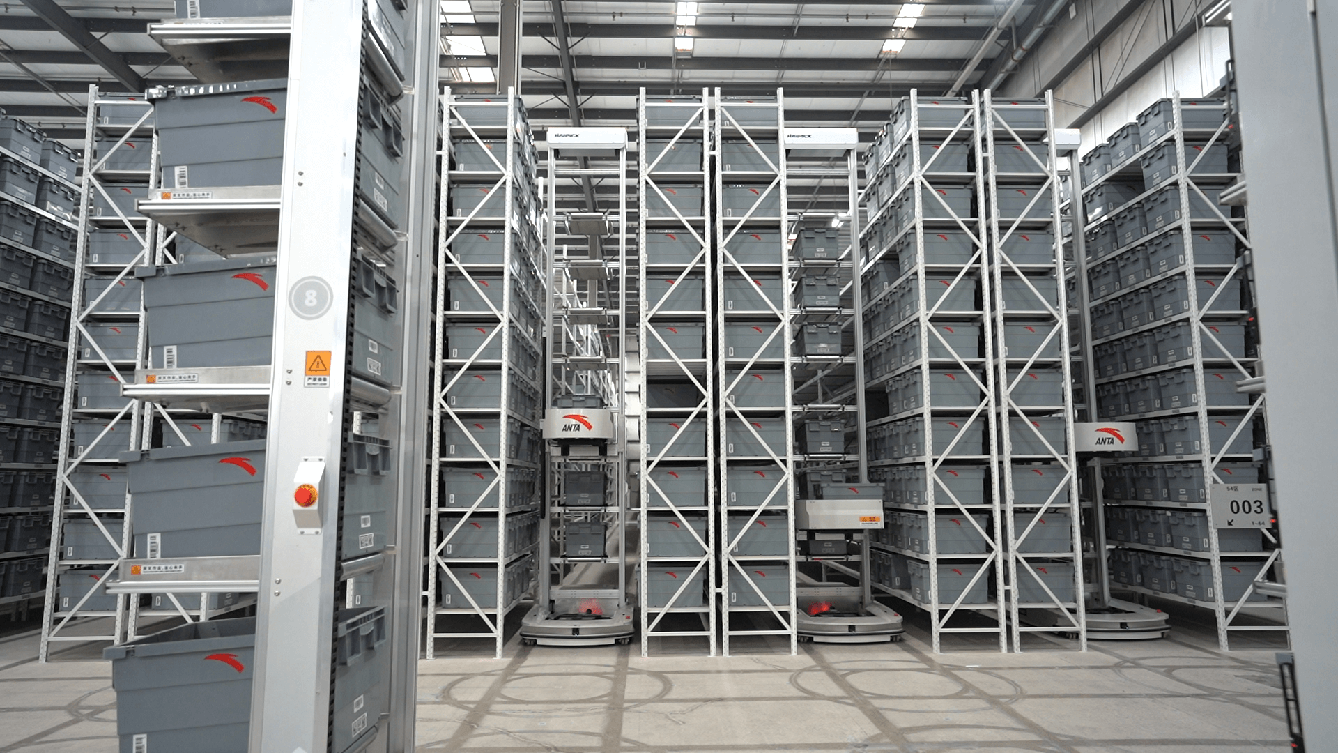 HAI ROBOTICS ACR robots in operation at an Anta warehouse.jpg (1).png.png